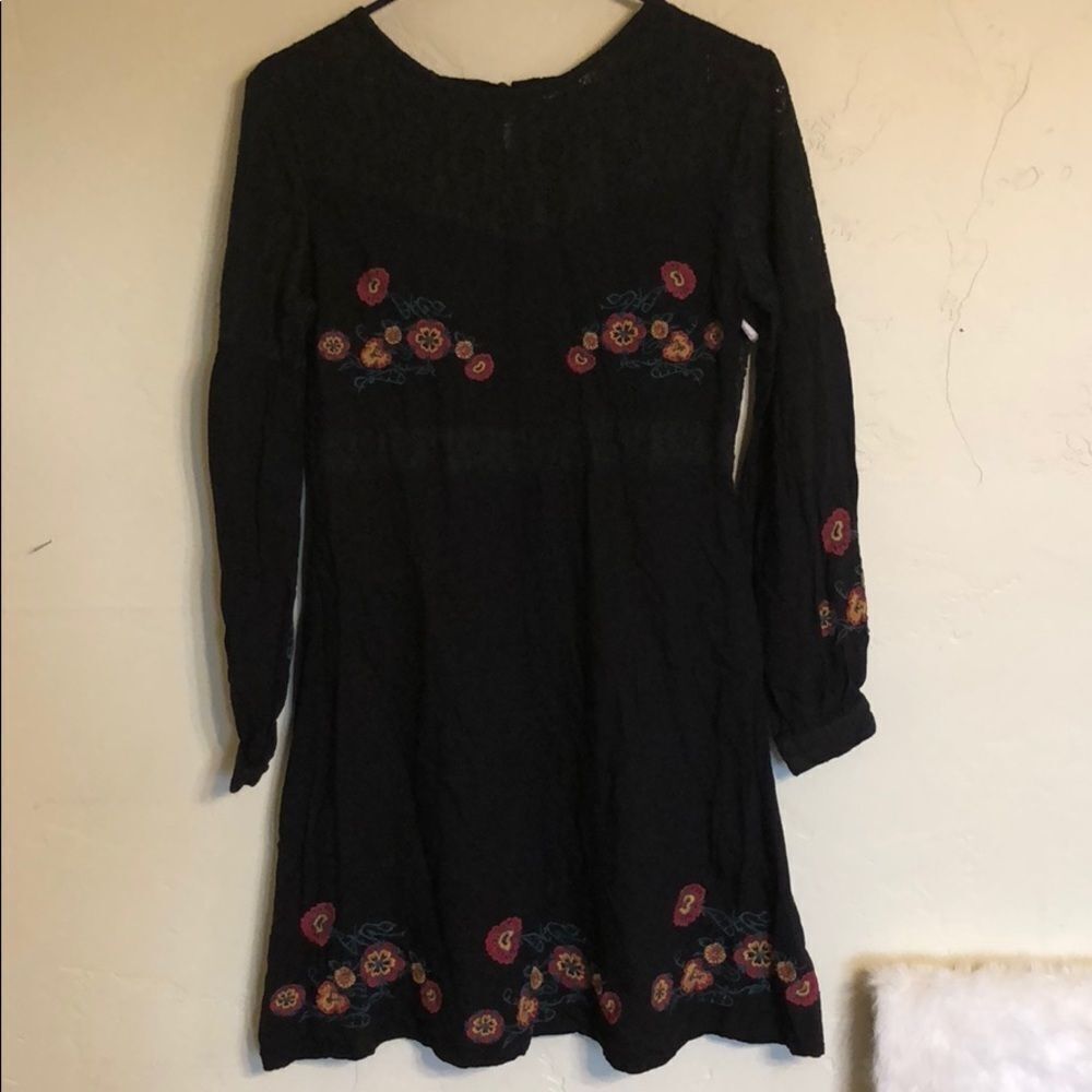 Dex embroidered dress M (#861) NWOT